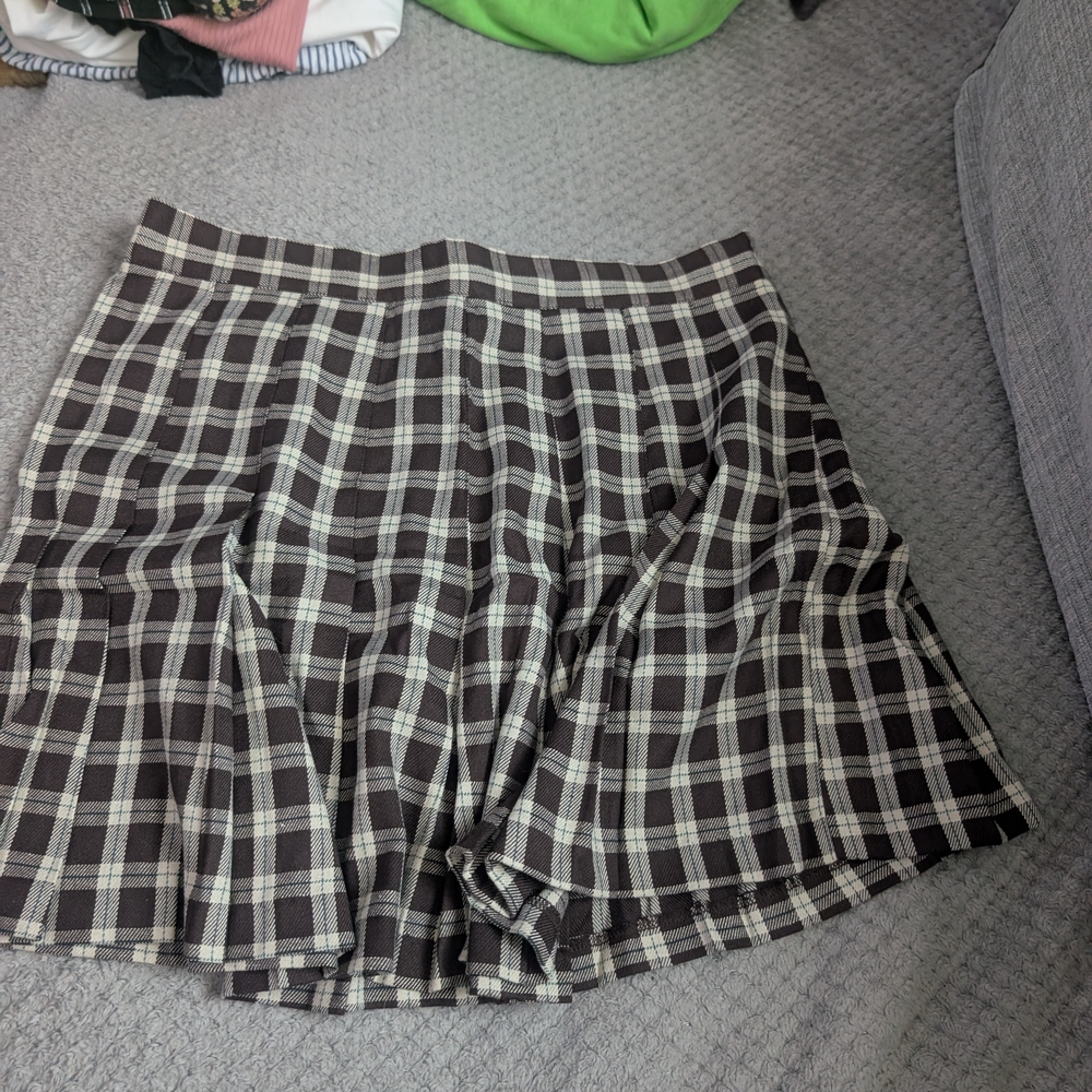 Ardene Black and White Skorts with Pleated Design